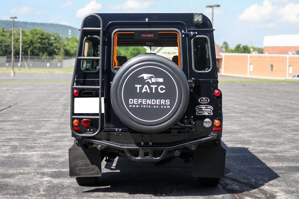 1996 Land Rover Defender 110 - Image 7 of 12