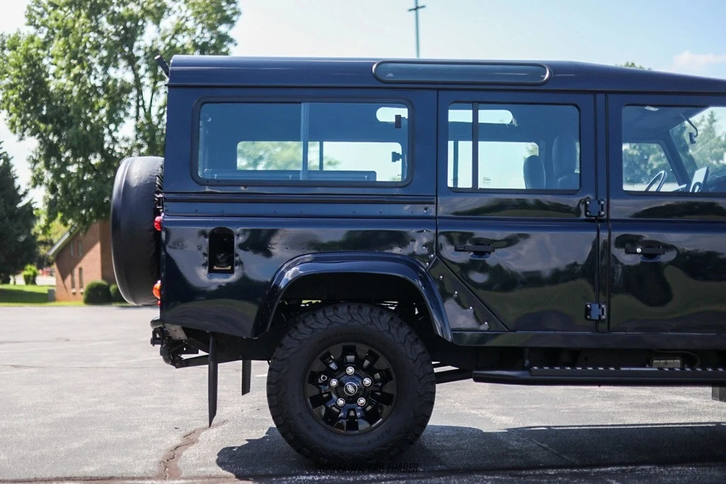 1996 Land Rover Defender 110 - Image 10 of 12