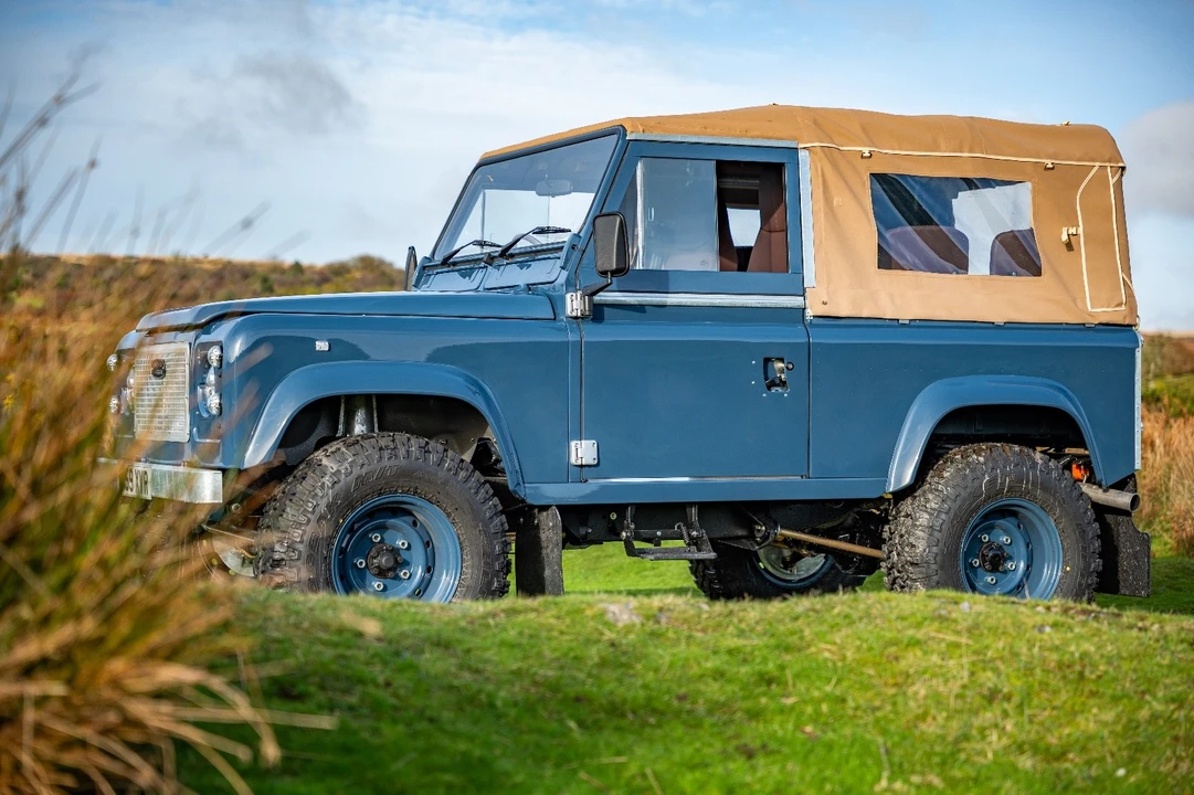 1996 Land Rover Defender - Image 9 of 21
