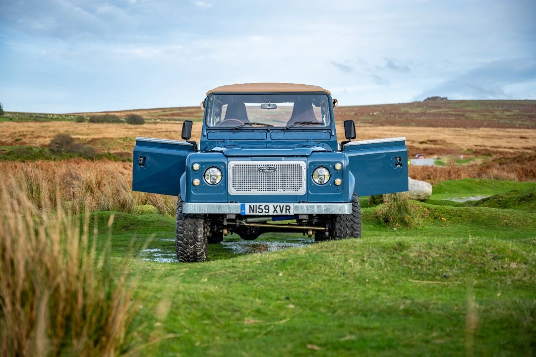 1996 Land Rover Defender - Image 2 of 21