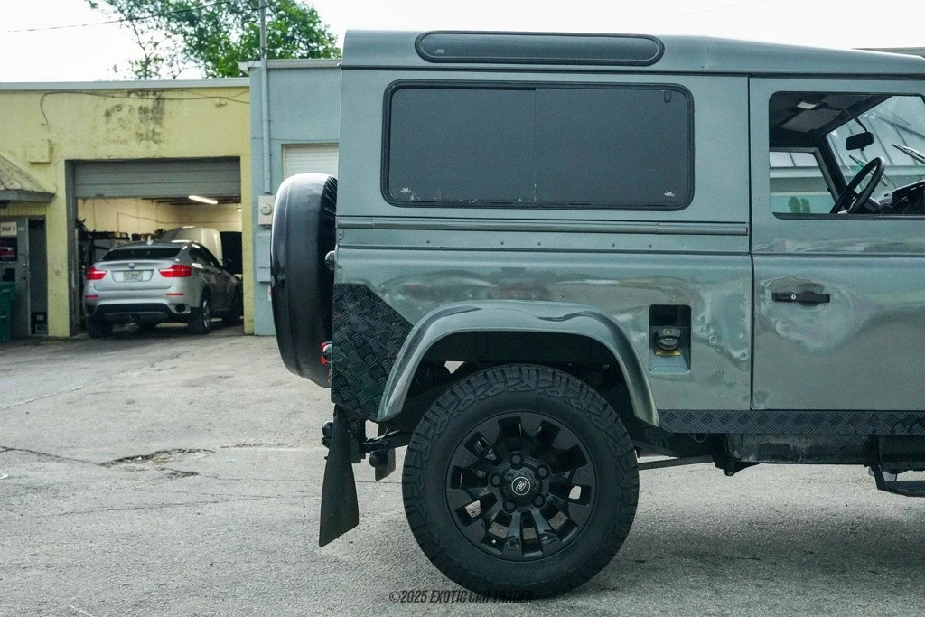 1996 Land Rover Defender - Image 10 of 12