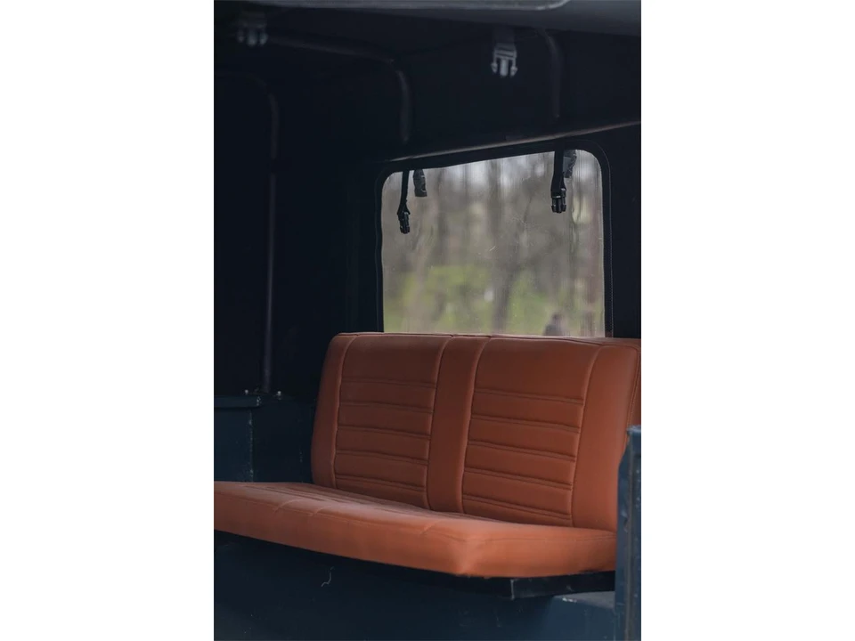 1996 Land Rover Defender 110 - Image 9 of 31