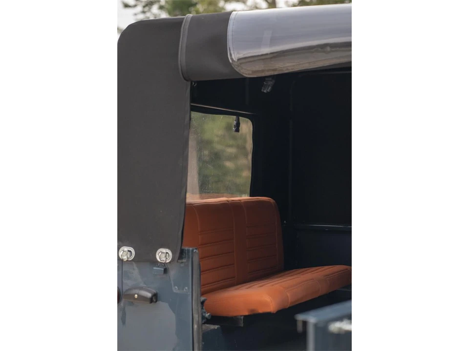 1996 Land Rover Defender 110 - Image 11 of 31