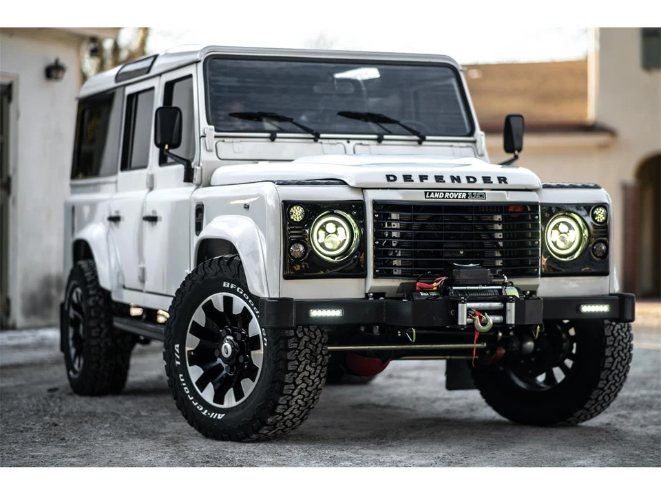 1996 Land Rover Defender 110 - Image 10 of 31