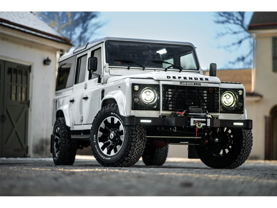 1996 Land Rover Defender 110 - Image 2 of 31