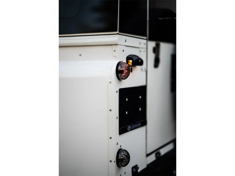 1996 Land Rover Defender 110 - Image 26 of 31