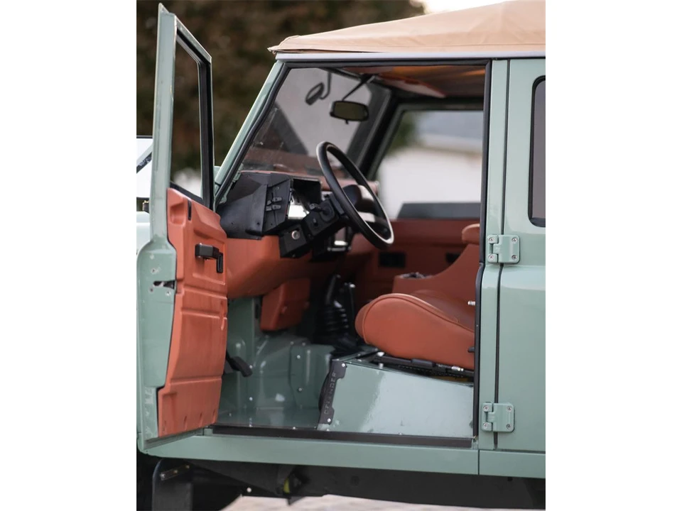 1996 Land Rover Defender 110 - Image 3 of 16