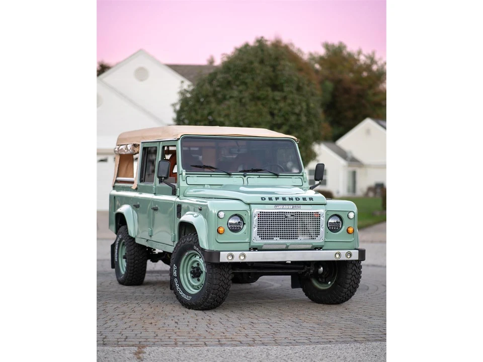 1996 Land Rover Defender 110 - Image 4 of 16