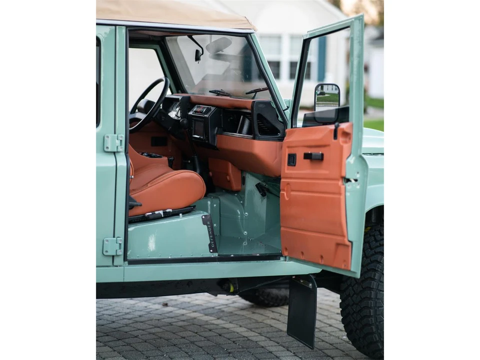 1996 Land Rover Defender 110 - Image 12 of 16
