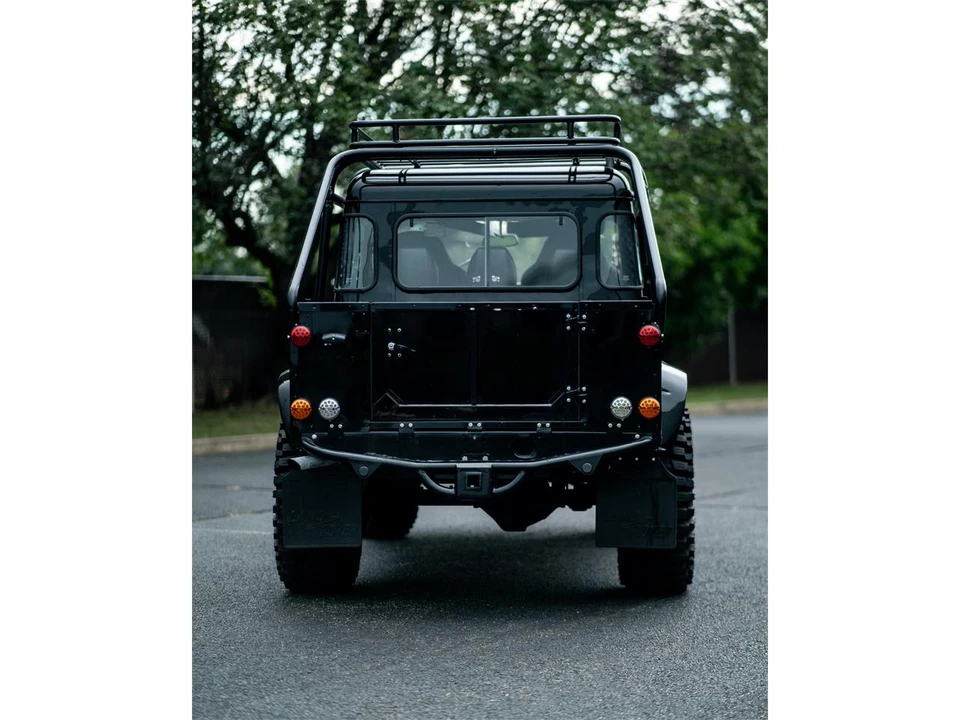 1996 Land Rover Defender 110 - Image 7 of 23