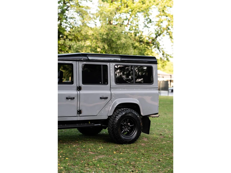 1996 Land Rover Defender 110 - Image 9 of 31