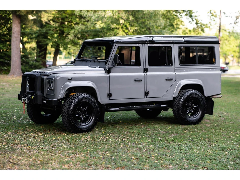 1996 Land Rover Defender 110 - Image 10 of 31