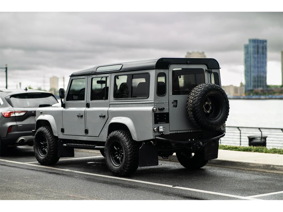 1996 Land Rover Defender 110 - Image 2 of 31
