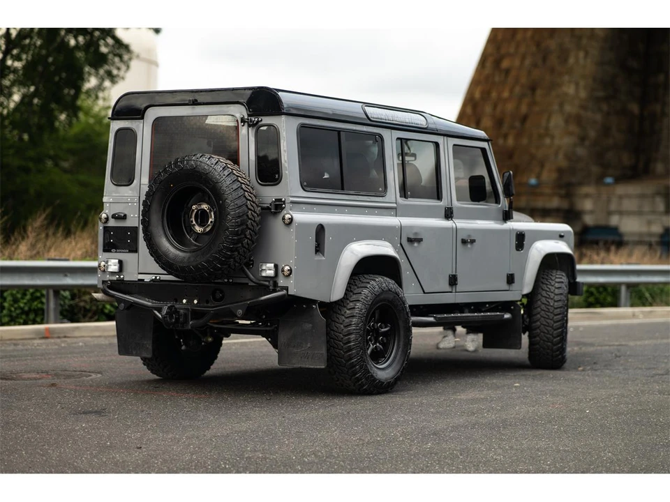1996 Land Rover Defender 110 - Image 19 of 31