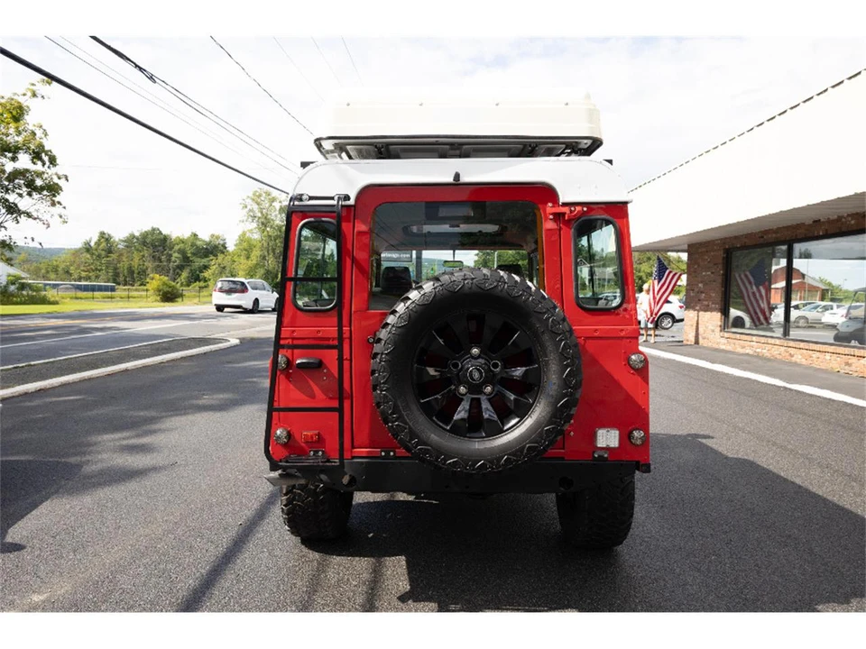 1996 Land Rover Defender 110 - Image 5 of 19