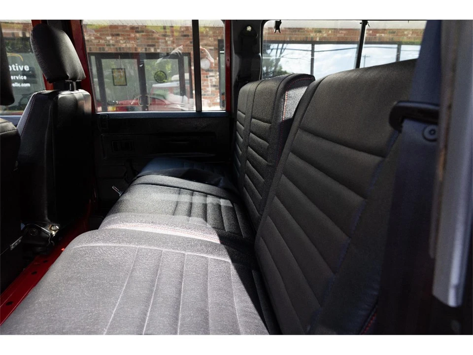 1996 Land Rover Defender 110 - Image 9 of 19