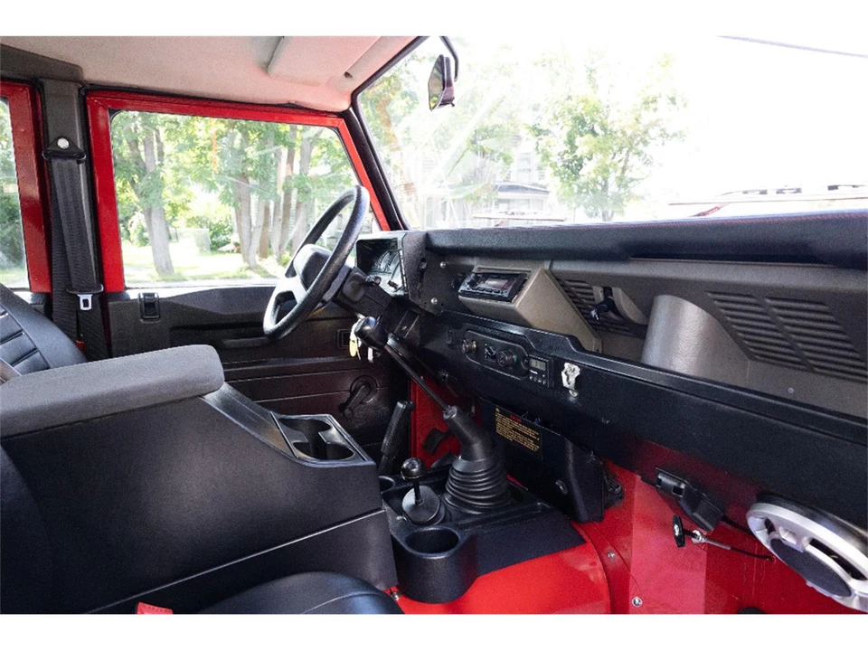 1996 Land Rover Defender 110 - Image 12 of 19