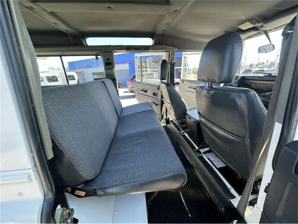 1996 Land Rover Defender 110 - Image 5 of 30