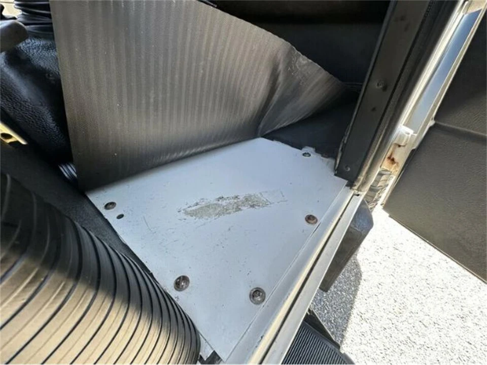 1996 Land Rover Defender 110 - Image 3 of 30