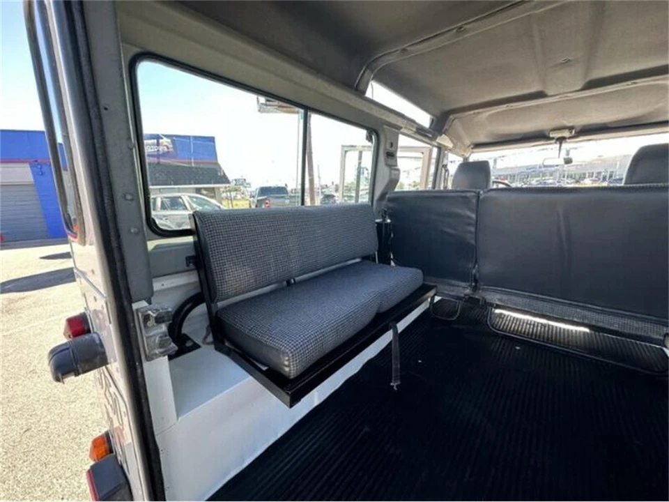 1996 Land Rover Defender 110 - Image 9 of 30