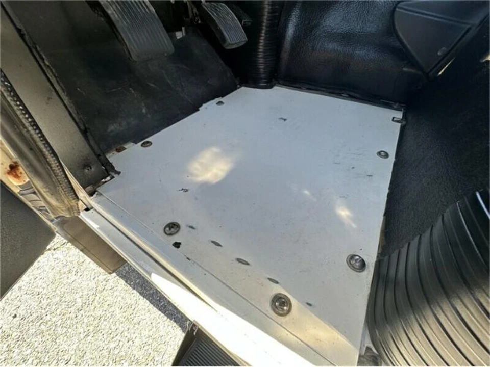 1996 Land Rover Defender 110 - Image 17 of 30
