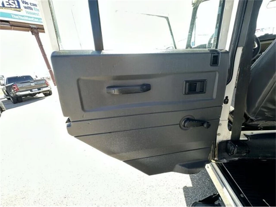 1996 Land Rover Defender 110 - Image 12 of 30