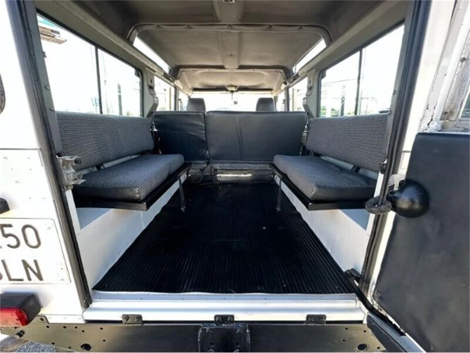 1996 Land Rover Defender 110 - Image 11 of 30
