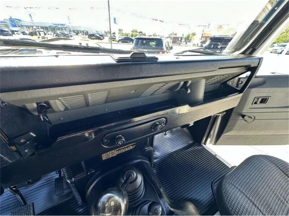 1996 Land Rover Defender 110 - Image 23 of 30