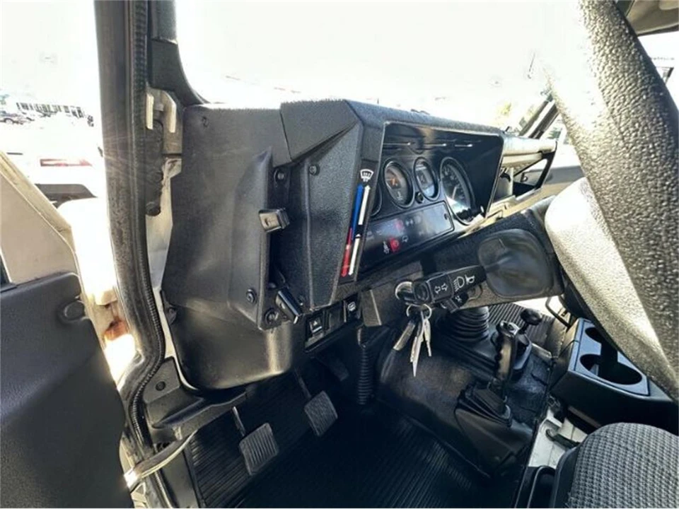 1996 Land Rover Defender 110 - Image 25 of 30