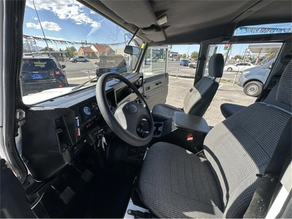1996 Land Rover Defender 110 - Image 27 of 30