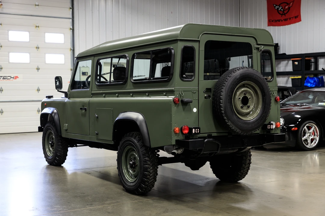 1996 Land Rover Defender 110 - Image 11 of 31