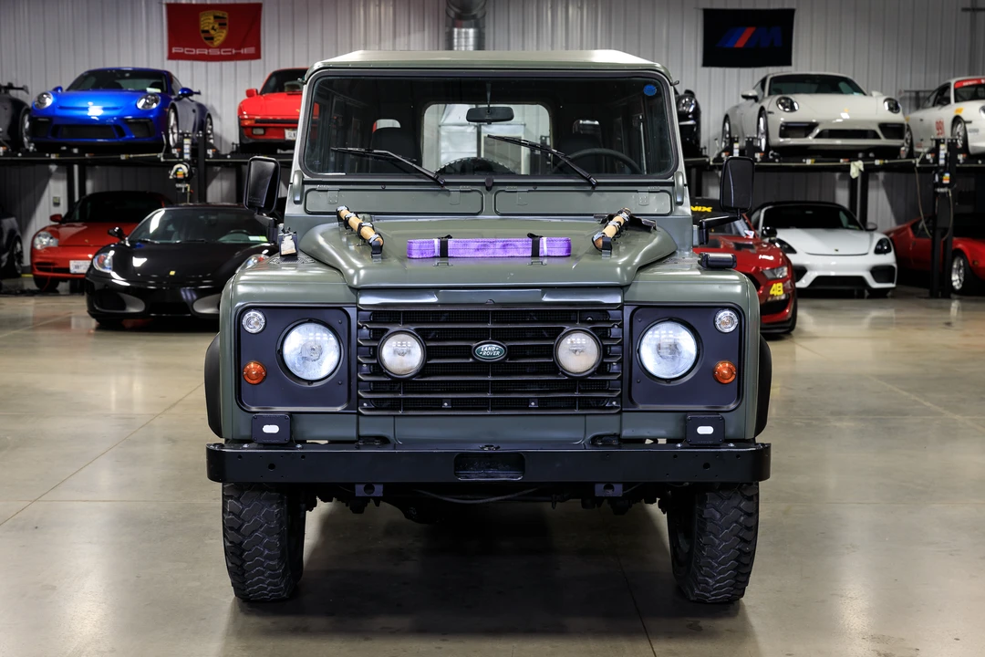 1996 Land Rover Defender 110 - Image 15 of 31