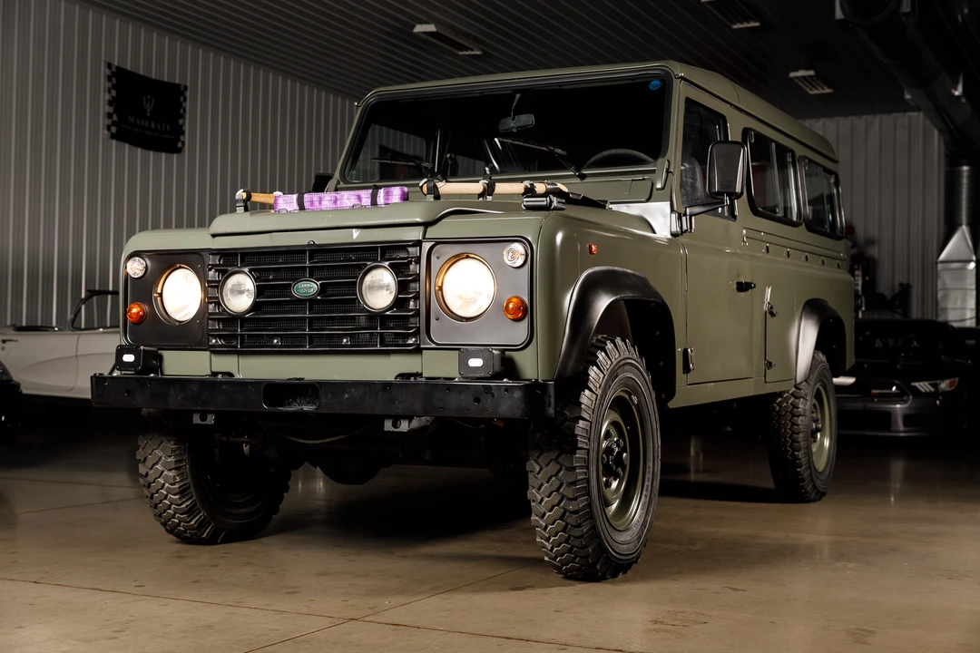 1996 Land Rover Defender 110 - Image 14 of 31