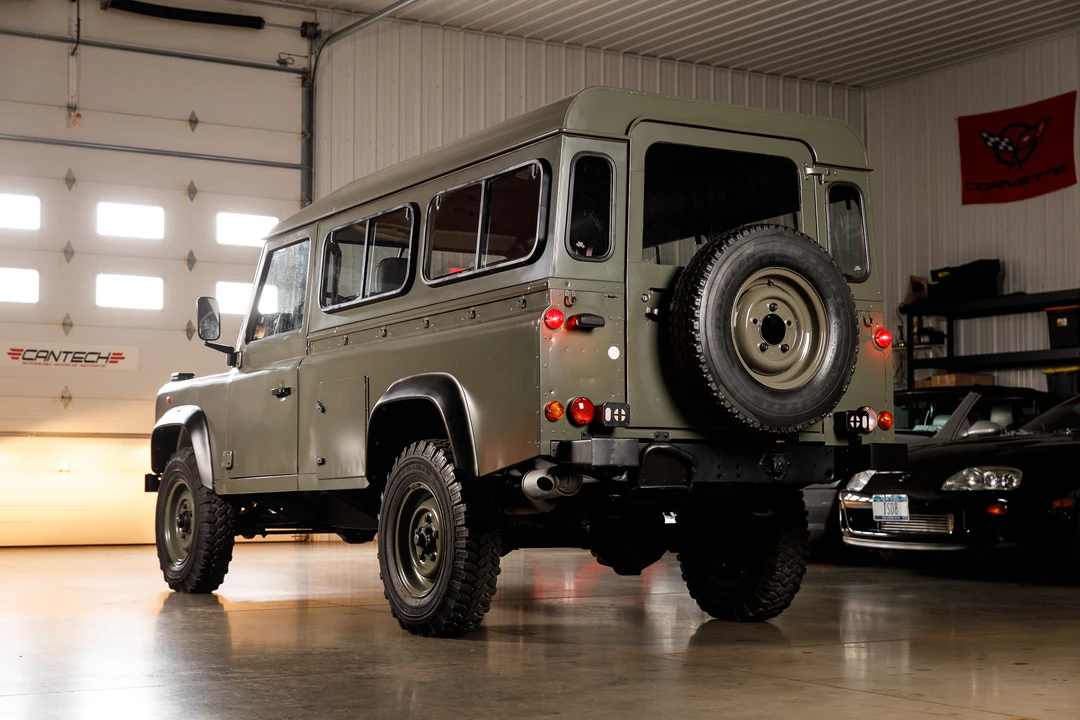 1996 Land Rover Defender 110 - Image 18 of 31
