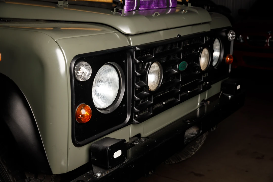 1996 Land Rover Defender 110 - Image 20 of 31