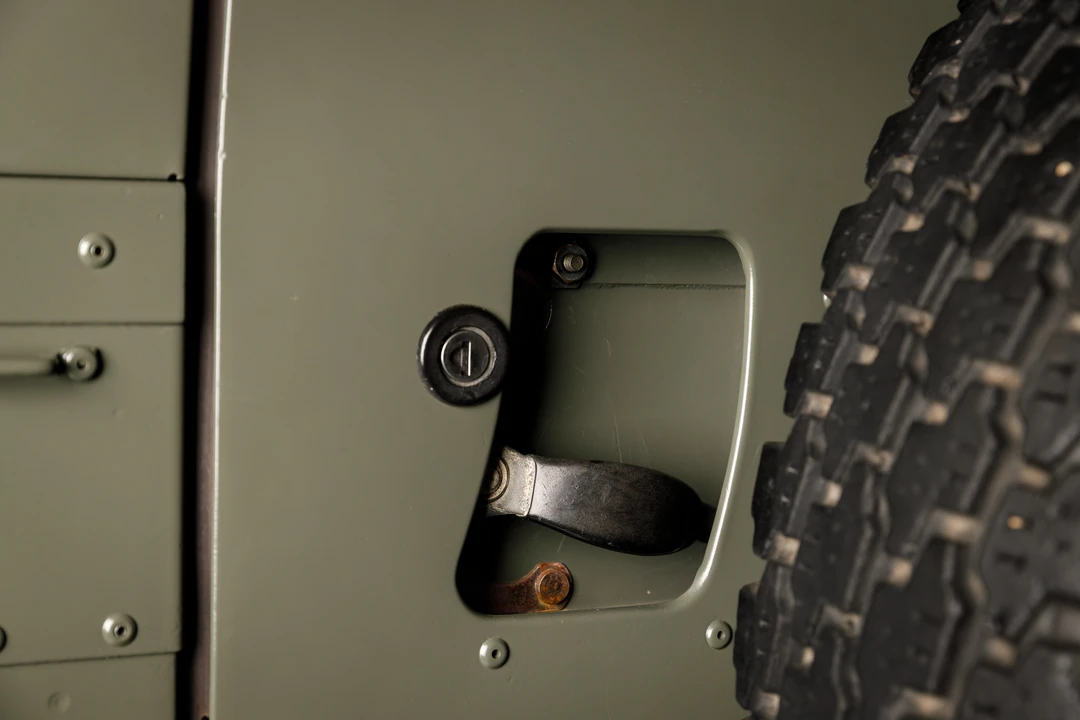 1996 Land Rover Defender 110 - Image 27 of 31