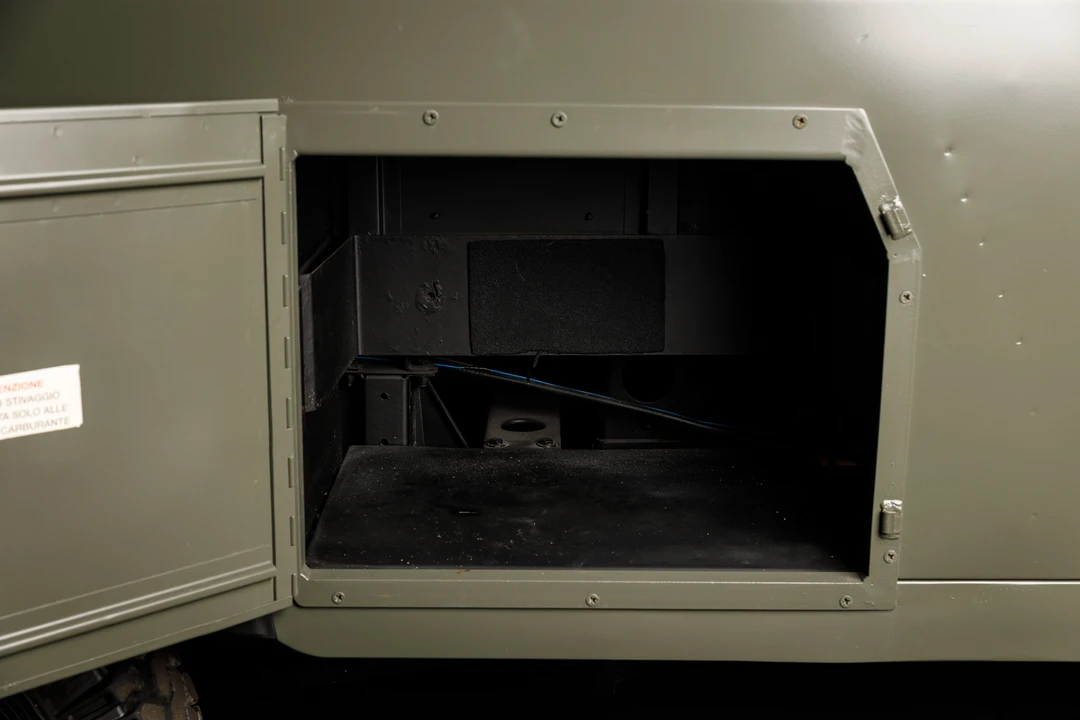1996 Land Rover Defender 110 - Image 24 of 31