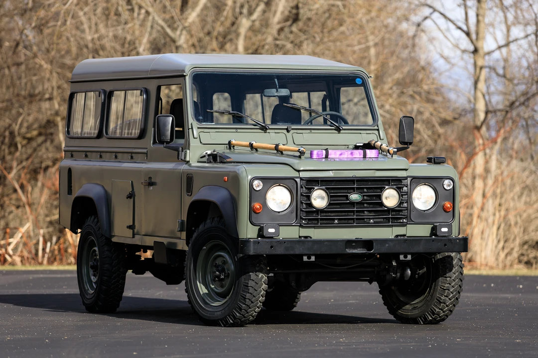 1996 Land Rover Defender 110 - Image 3 of 31