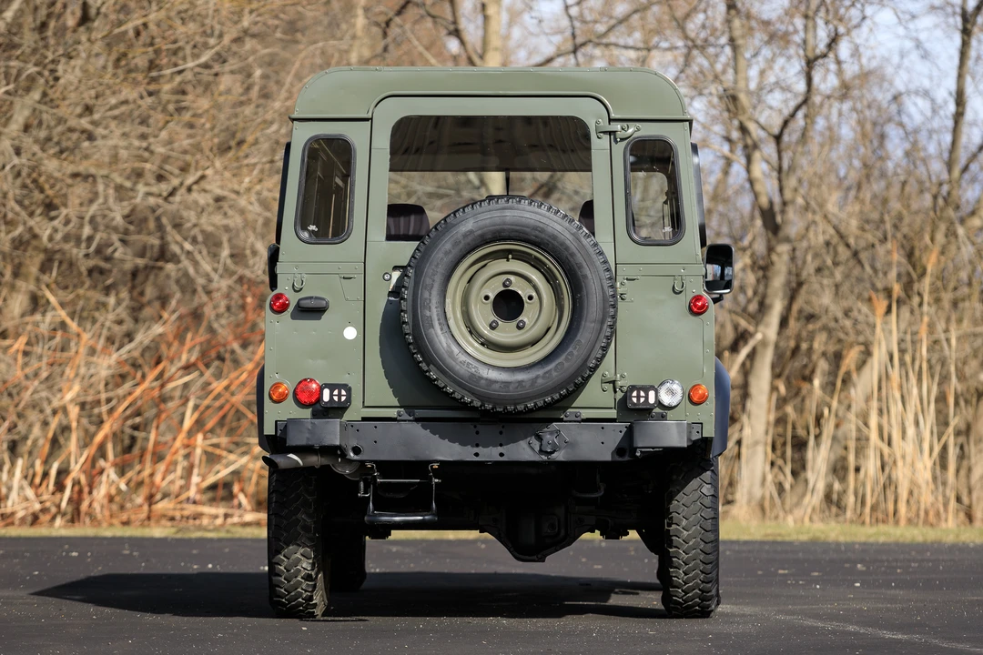 1996 Land Rover Defender 110 - Image 5 of 31