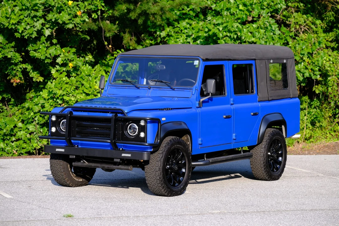 1996 Land Rover Defender 110 - Image 10 of 31