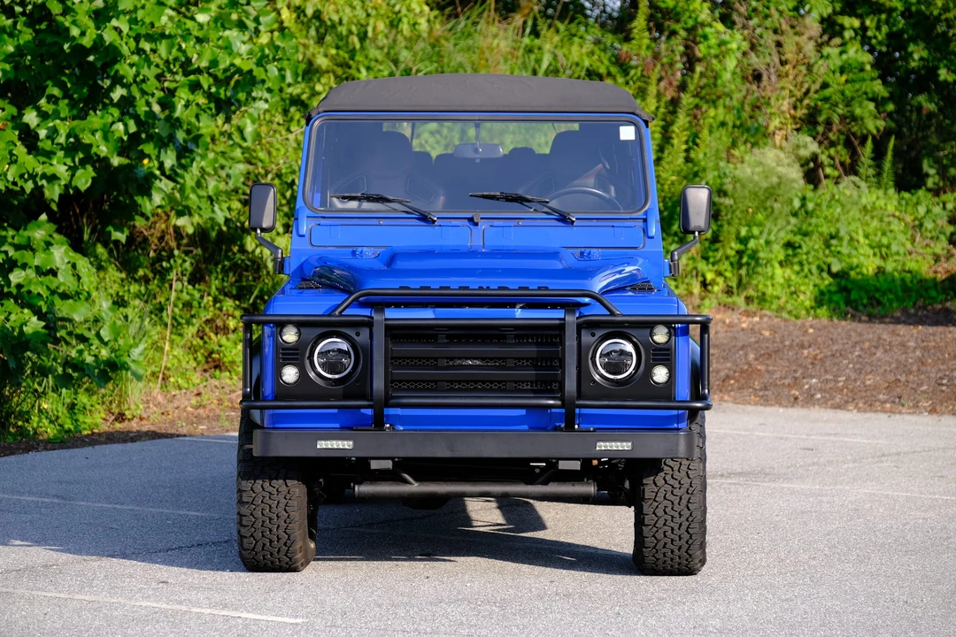 1996 Land Rover Defender 110 - Image 11 of 31