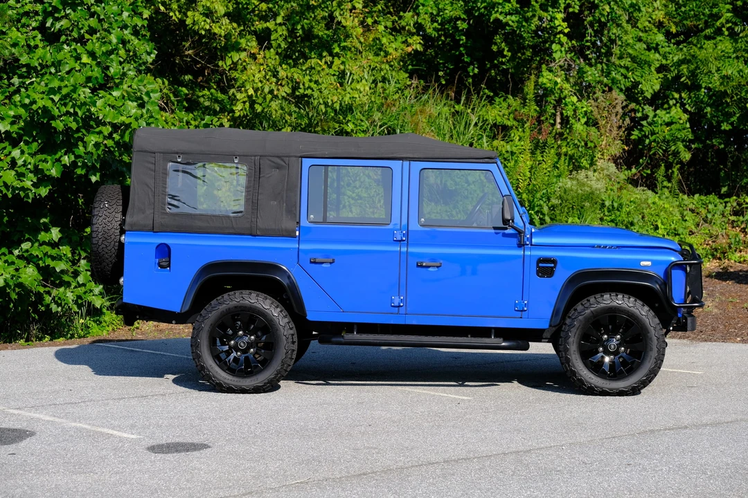 1996 Land Rover Defender 110 - Image 14 of 31