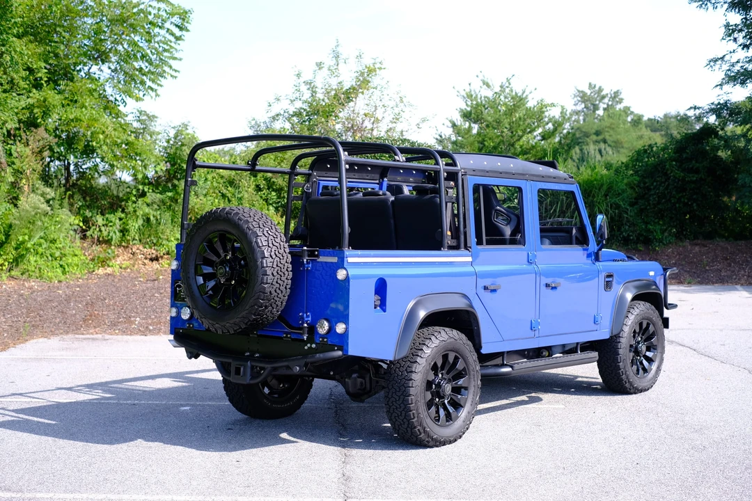 1996 Land Rover Defender 110 - Image 6 of 31