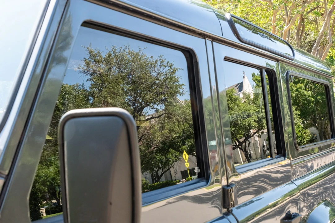 1996 Land Rover Defender 110 - Image 29 of 31