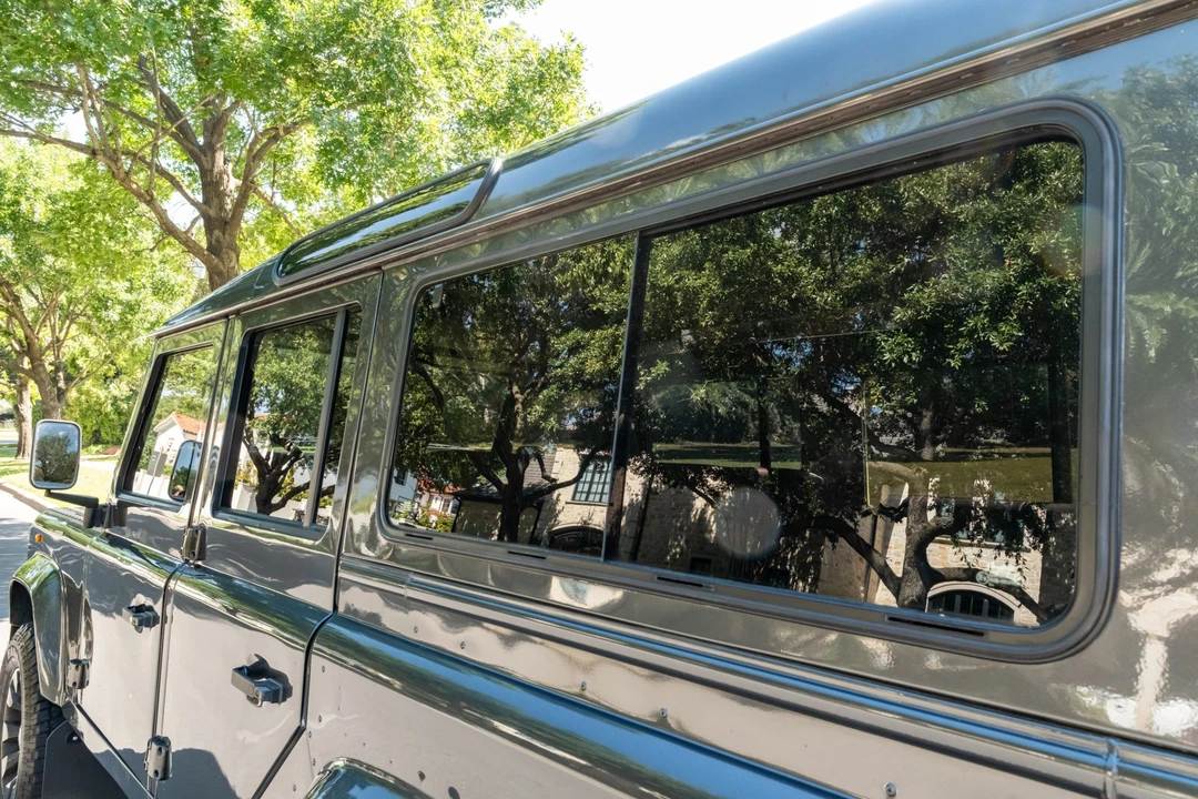 1996 Land Rover Defender 110 - Image 30 of 31