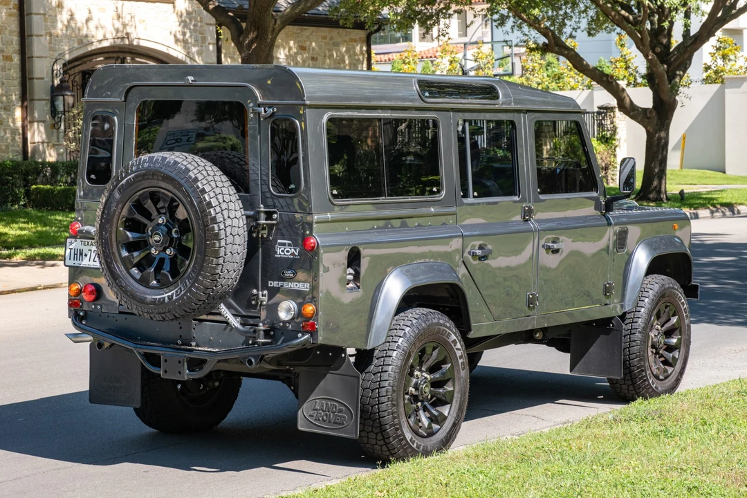 1996 Land Rover Defender 110 - Image 8 of 31