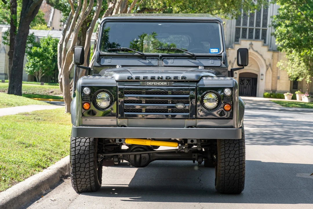 1996 Land Rover Defender 110 - Image 3 of 31