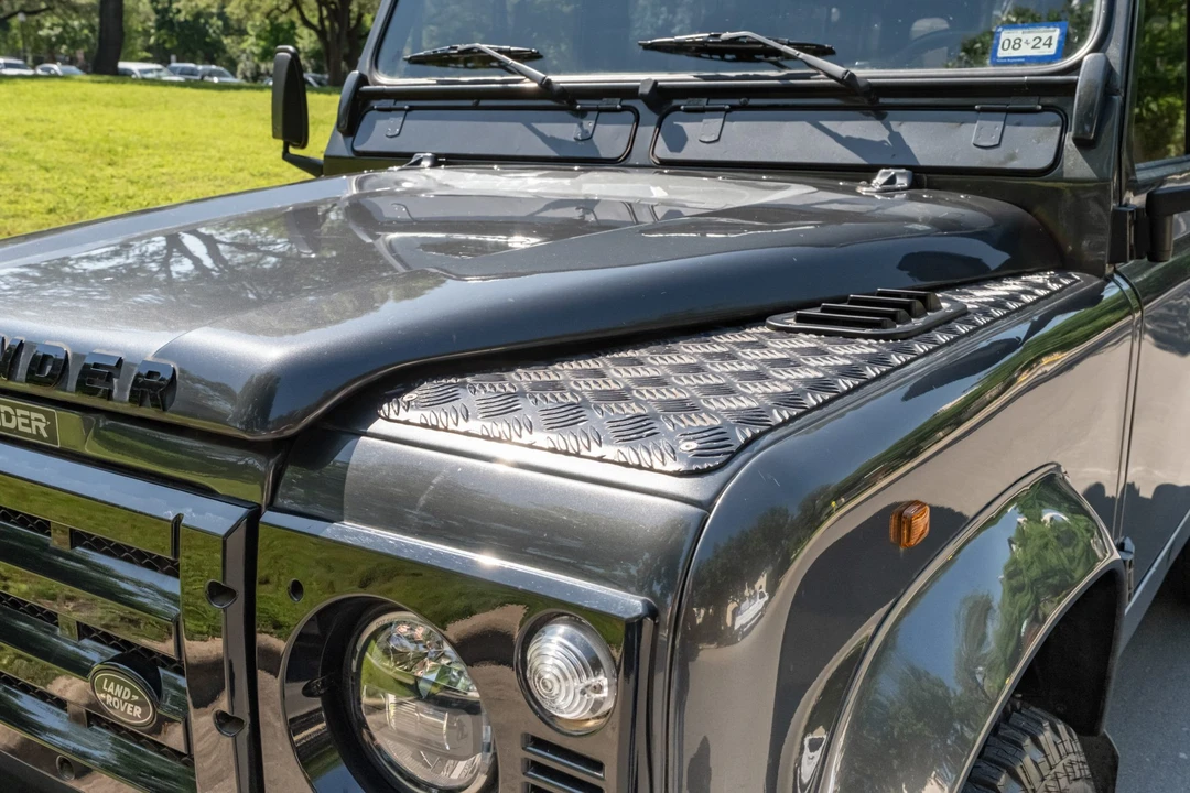 1996 Land Rover Defender 110 - Image 25 of 31