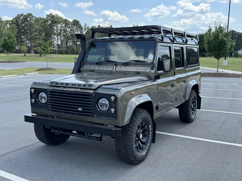 1996 Land Rover Defender 110 - Image 8 of 31