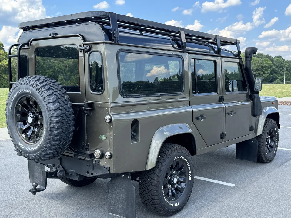 1996 Land Rover Defender 110 - Image 24 of 31